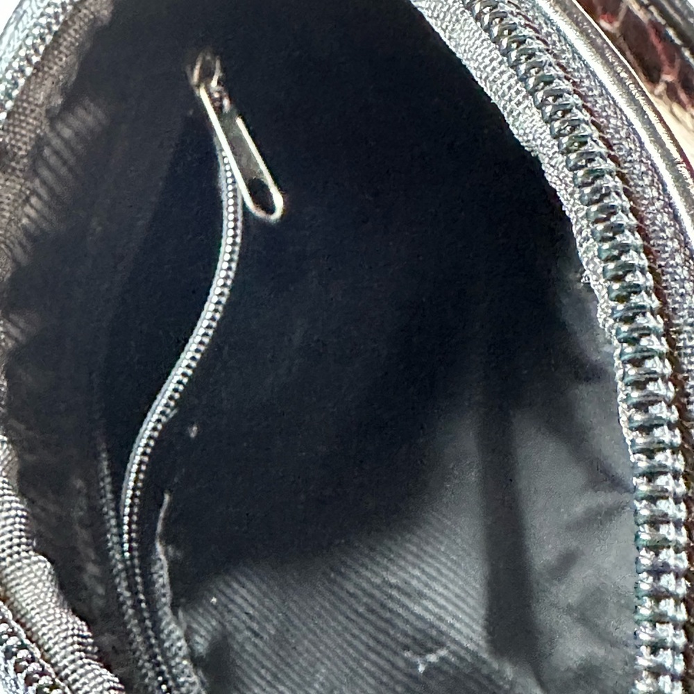 Elegant Black Crossbody Bag - Picture 5 of 5